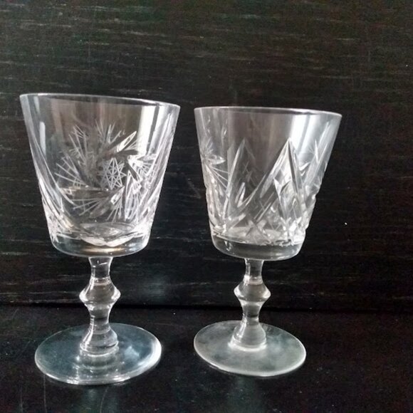 Crystal Pinwheel Wine Glasses set of THREE - Picture 4 of 9
